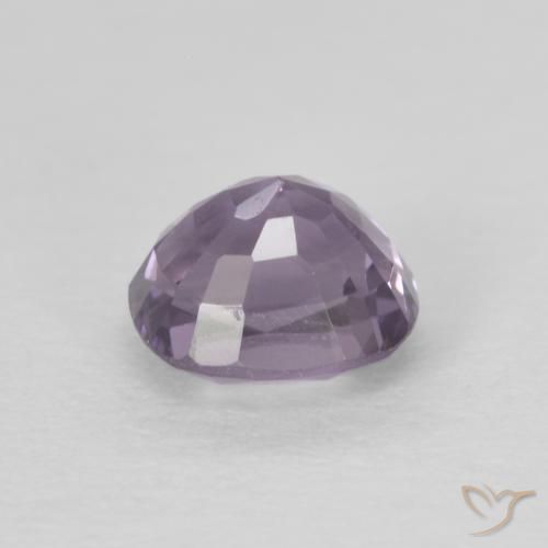 Espinela Violeta grisáceo claro natural de 0.66 ct, Forma Cojín, VS