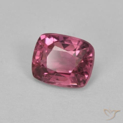 Espinela Púrpura oscuro natural de 0.60 ct, Forma Cojín, VVS-VS