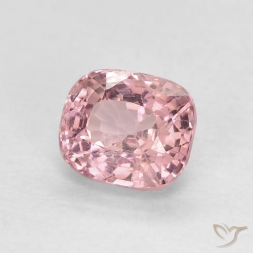Espinela Rosado intenso natural de 0.62 ct, Forma Cojín, VS