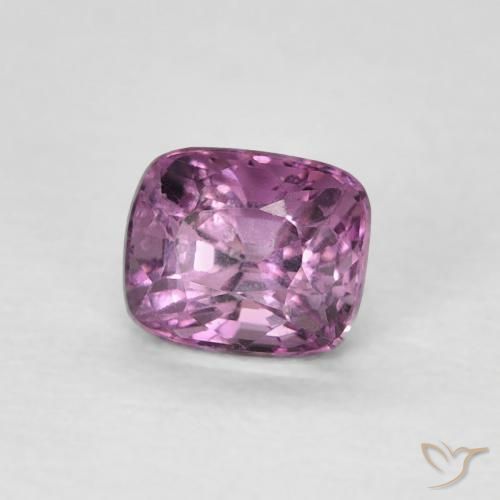 Espinela Púrpura medio natural de 0.50 ct, Forma Cojín, VS