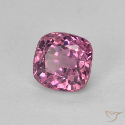 Espinela Púrpura medio natural de 0.79 ct, Forma Cojín, VVS-VS