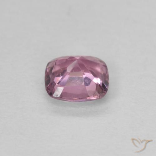 Espinela Púrpura ciruela natural de 0.39 ct, Forma Cojín, VVS-VS