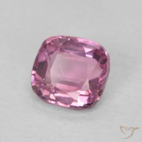 Espinela Mora de Boysen natural de 0.57 ct, Forma Cojín, VS
