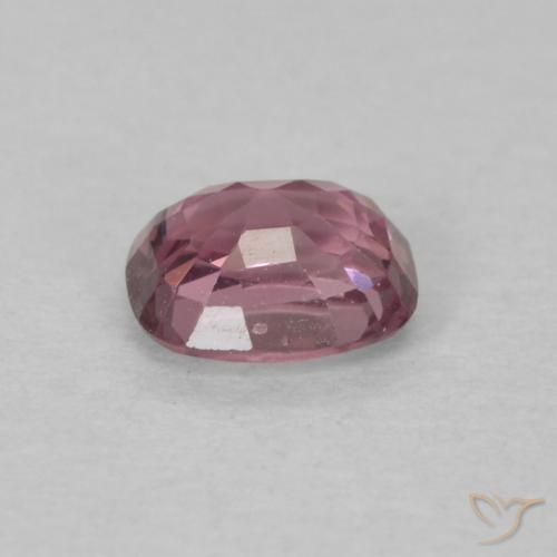 Espinela Púrpura medio natural de 0.39 ct, Forma Cojín, VS