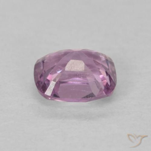 Espinela Púrpura muy claro natural de 0.53 ct, Forma Cojín, VS