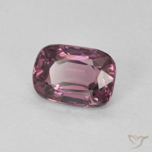 Espinela Púrpura rojizo oscuro natural de 0.58 ct, Forma Cojín, VVS