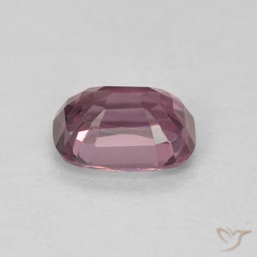 Espinela Púrpura rojizo oscuro natural de 0.58 ct, Forma Cojín, VVS