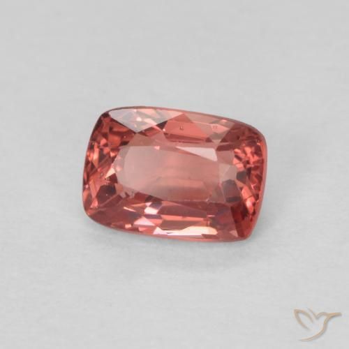 Espinela Rosado rojizo natural de 0.56 ct, Forma Cojín, VS