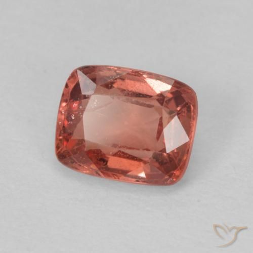 Espinela Rosado rojizo natural de 0.67 ct, Forma Cojín, VS