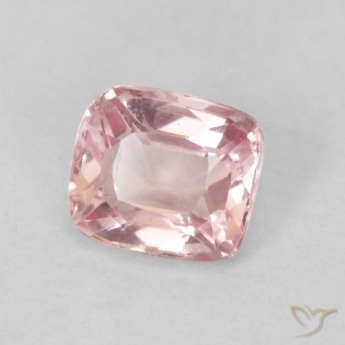Espinela Rosado claro natural de 0.52 ct, Forma Cojín, VVS