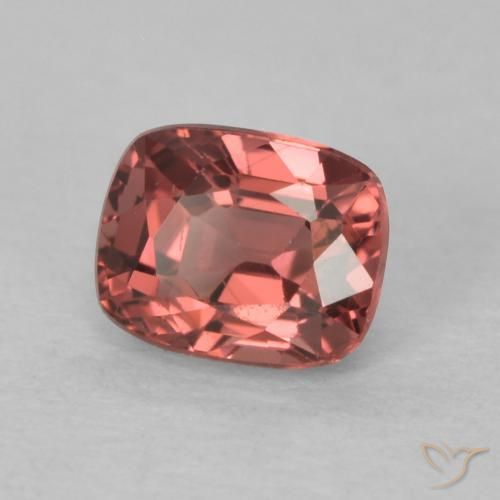 Espinela Magenta intenso natural de 0.63 ct, Forma Cojín, VVS