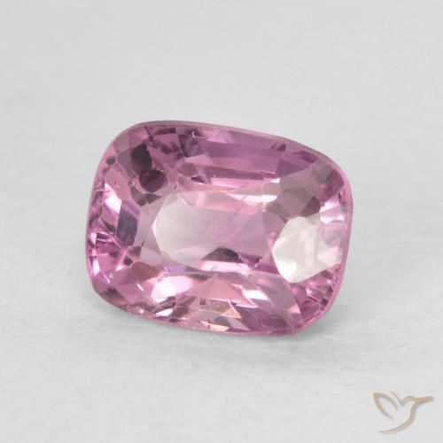 Espinela Medium Dark-Purple natural de 0.64 ct, Forma Cojín, VS