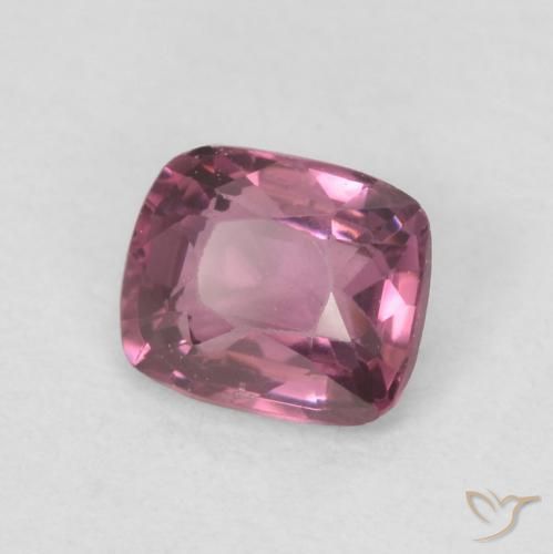 Espinela Púrpura medio natural de 0.49 ct, Forma Cojín, VS