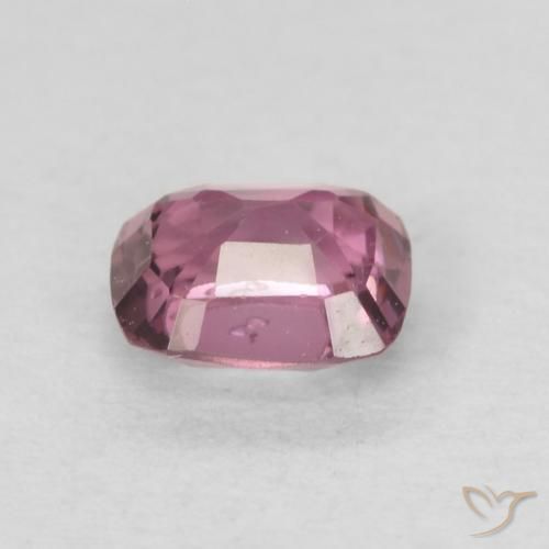 Espinela Púrpura medio natural de 0.49 ct, Forma Cojín, VS