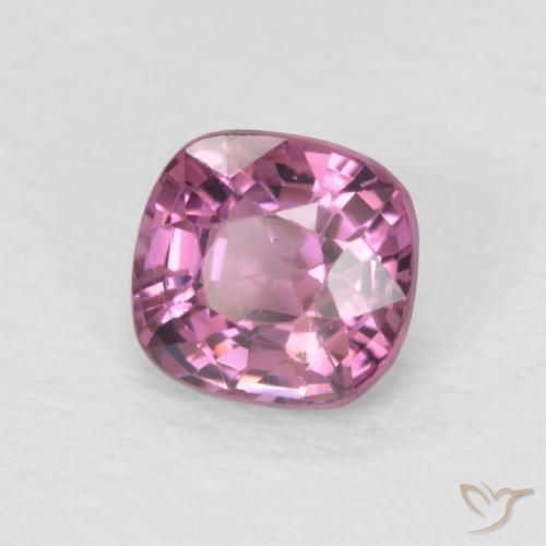 Espinela Púrpura medio natural de 0.68 ct, Forma Cojín, VVS-VS