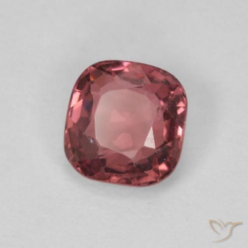 Espinela Púrpura oscuro natural de 0.67 ct, Forma Cojín, VVS-VS