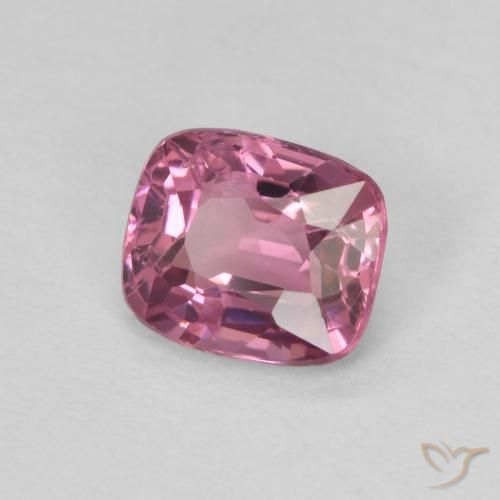 Espinela Rosado intenso natural de 0.65 ct, Forma Cojín, VVS-VS