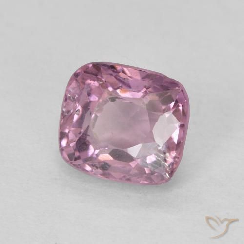 Espinela Púrpura rosado natural de 0.71 ct, Forma Cojín, VS