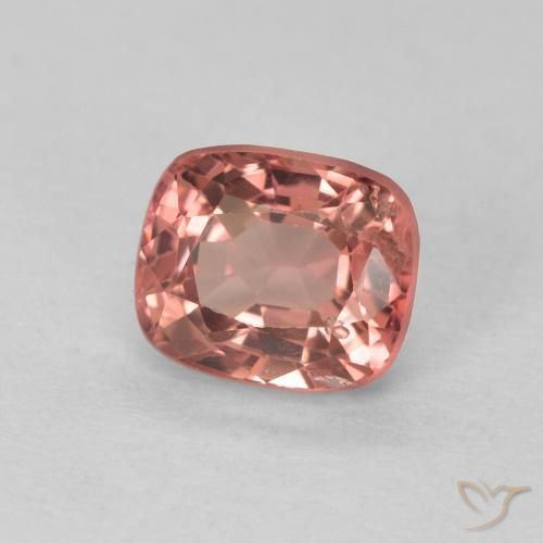 Espinela Naranja rojizo natural de 0.66 ct, Forma Cojín, VS