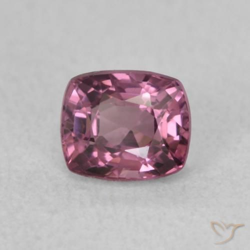 Espinela Mora de Boysen natural de 0.56 ct, Forma Cojín, VVS