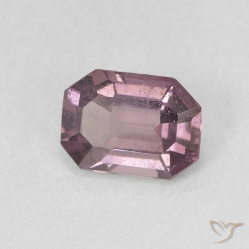 Espinela Púrpura medio natural de 0.70 ct, Corte Octágono / Esmeralda, VS