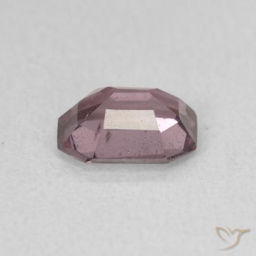 Espinela Púrpura medio natural de 0.70 ct, Corte Octágono / Esmeralda, VS