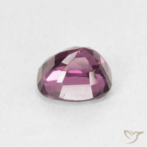 Espinela Púrpura oscuro natural de 0.64 ct, Forma Cojín, VVS-VS
