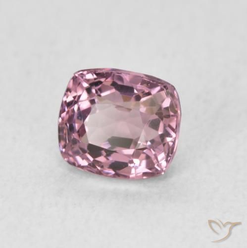 Espinela Púrpura claro natural de 0.76 ct, Forma Cojín, VVS