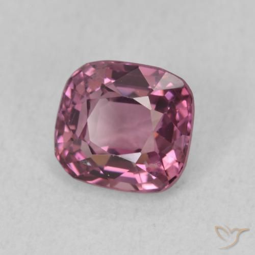 Espinela Púrpura medio natural de 1.35 ct, Forma Cojín, VS