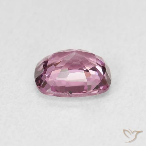 Espinela Púrpura medio natural de 0.92 ct, Forma Cojín, VS