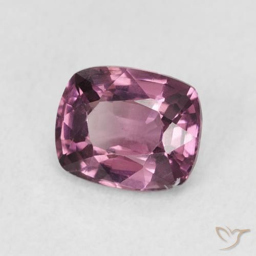 Espinela Púrpura oscuro natural de 1.24 ct, Forma Cojín, VS