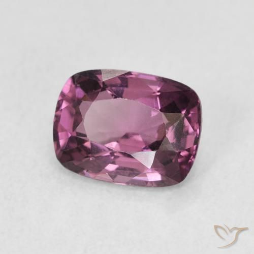 Espinela Púrpura oscuro natural de 1.19 ct, Forma Cojín, VS