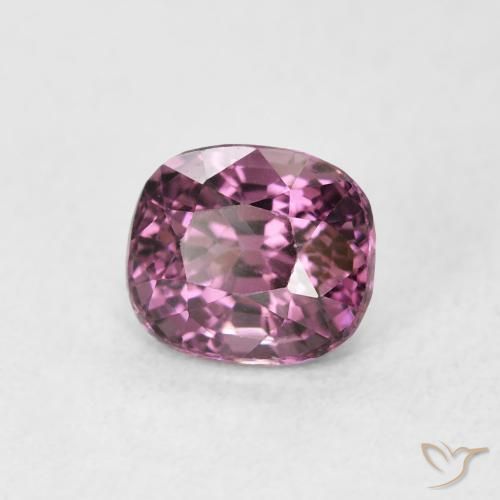 Espinela Púrpura rojizo natural de 1.08 ct, Forma Cojín, VS