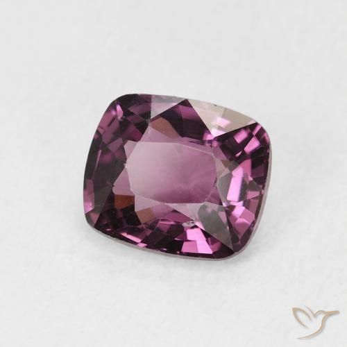 Espinela Púrpura oscuro natural de 1.36 ct, Forma Cojín, VS