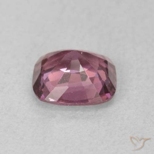 Espinela Púrpura medio natural de 0.82 ct, Forma Cojín, VS