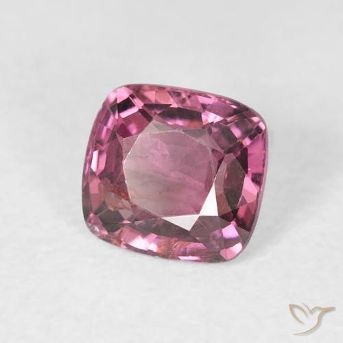 Espinela Púrpura medio natural de 1.15 ct, Forma Cojín, VS