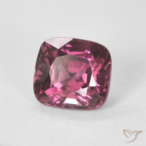 Espinela Magenta intenso natural de 1.11 ct, Forma Cojín, VS