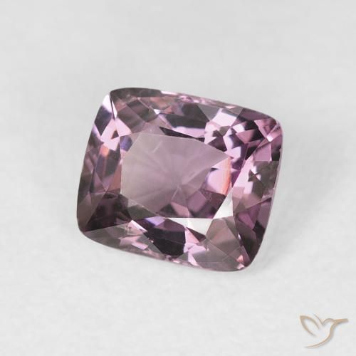 Espinela Púrpura medio natural de 0.95 ct, Forma Cojín, VS