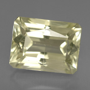 espodumeno Amarillo claro natural de 7.32 ct, corte esmeralda, VS