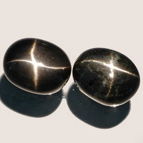 Gemas de diopsido estrella negro natural de  ct, corte óvalo, opaco