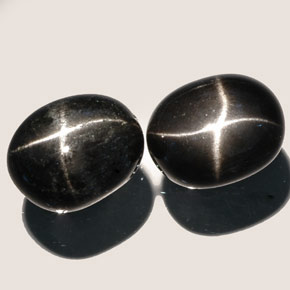 Gemas de diopsido estrella negro natural de  ct, corte óvalo, opaco