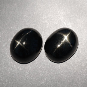 Gemas de diopsido estrella negro natural de  ct, corte óvalo, opaco