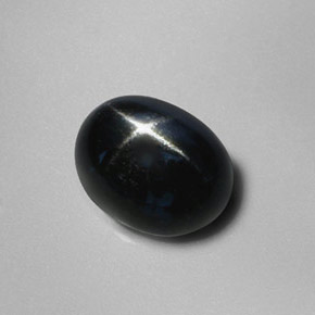 Diopsido estrella negro natural de 2,88 ct, corte óvalo, opaco