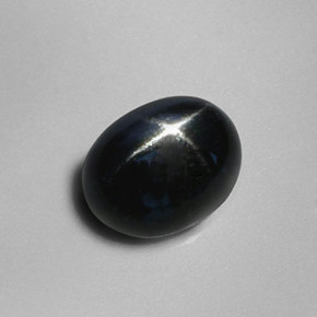 Diopsido estrella negro natural de 2,88 ct, corte óvalo, opaco