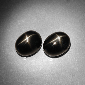 Gemas de diopsido estrella negro natural de  ct, corte óvalo, opaco