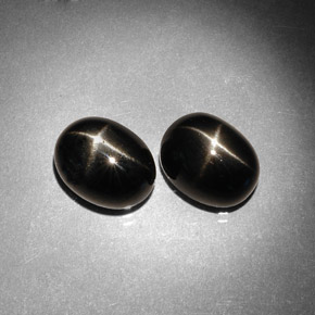 Gemas de diopsido estrella negro natural de  ct, corte óvalo, opaco