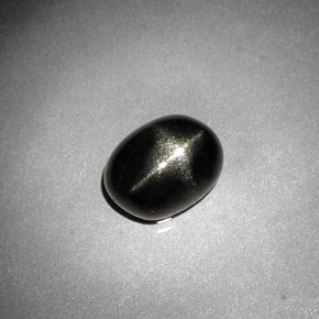 Diopsido estrella negro natural de 2,38 ct, corte óvalo, opaco