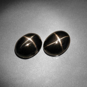 Gemas de diopsido estrella negro natural de  ct, corte óvalo, opaco
