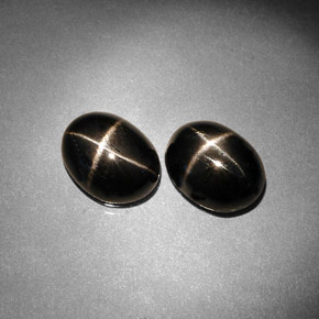 Gemas de diopsido estrella negro natural de  ct, corte óvalo, opaco