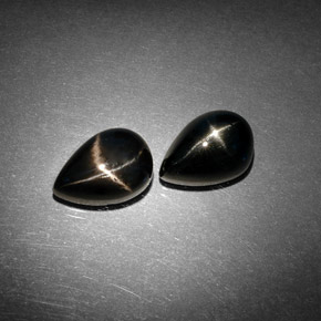 Gemas de diopsido estrella negro natural de  ct, en forma de pera, opaco
